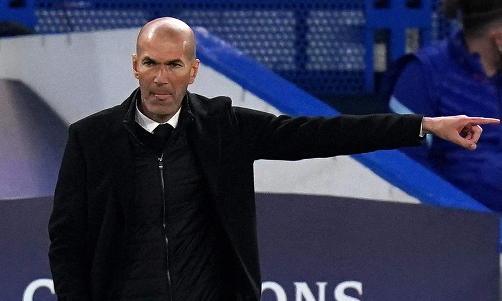 Zinedine Zidane en un partido Zinedine Zidane en un partido