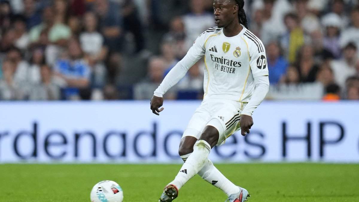 Eduardo Camavinga dando un pase en un partido de esta temporada Eduardo Camavinga dando un pase en un partido de esta temporada