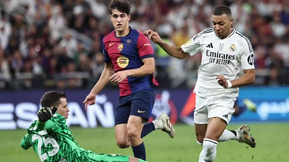 Kylian Mbappé durante el Clásico correspondiente a la final de Copa del Rey 24/25 Kylian Mbappé durante el Clásico correspondiente a la final de Copa del Rey 24/25