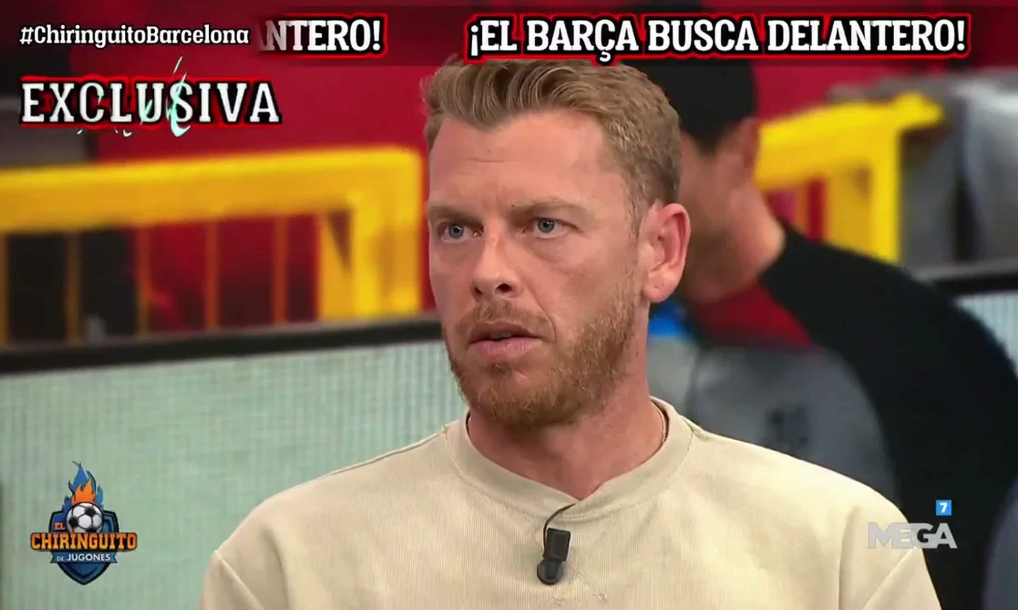 Jota Jordi dando una noticia en El Chiringuito. Jota Jordi dando una noticia en El Chiringuito.