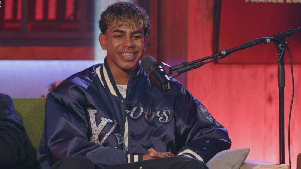 Lamine Yamal durante una emisión en directo de la Kings League Lamine Yamal durante una emisión en directo de la Kings League