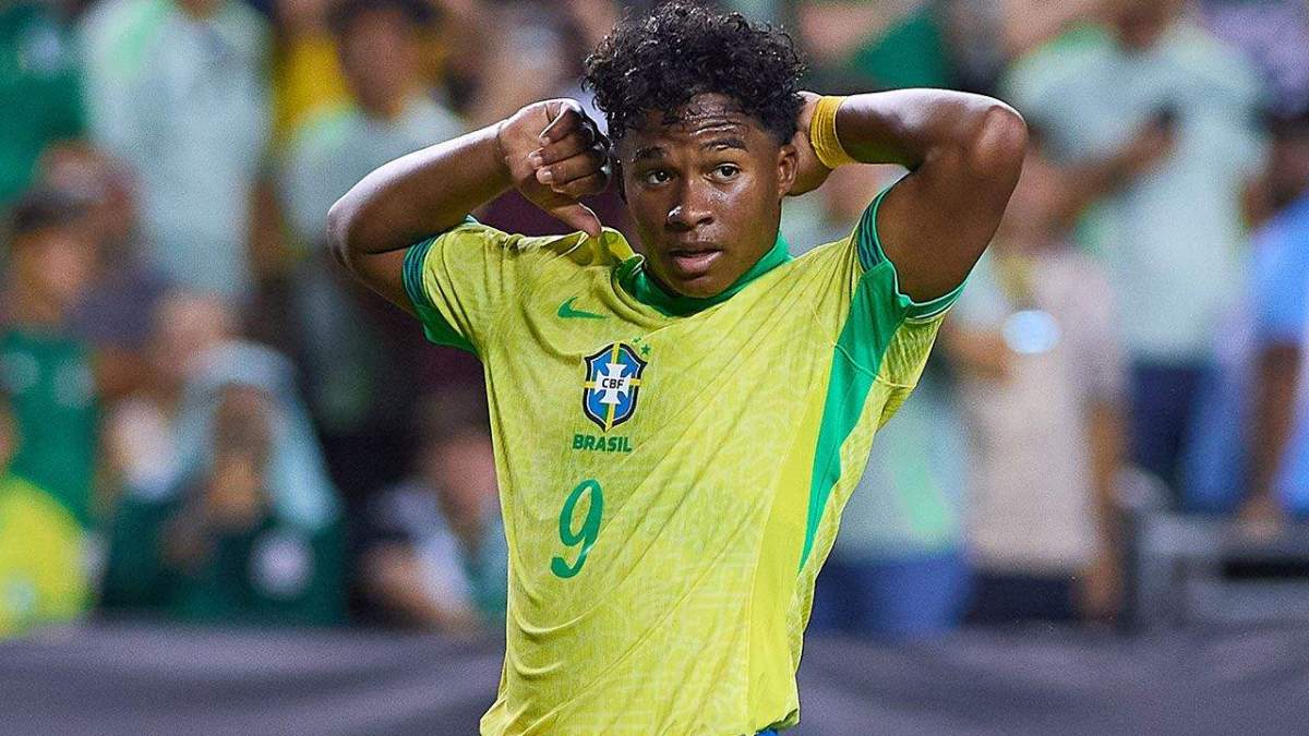Endrick jugando un partido con la Selección Brasileña. Endrick jugando un partido con la Selección Brasileña.