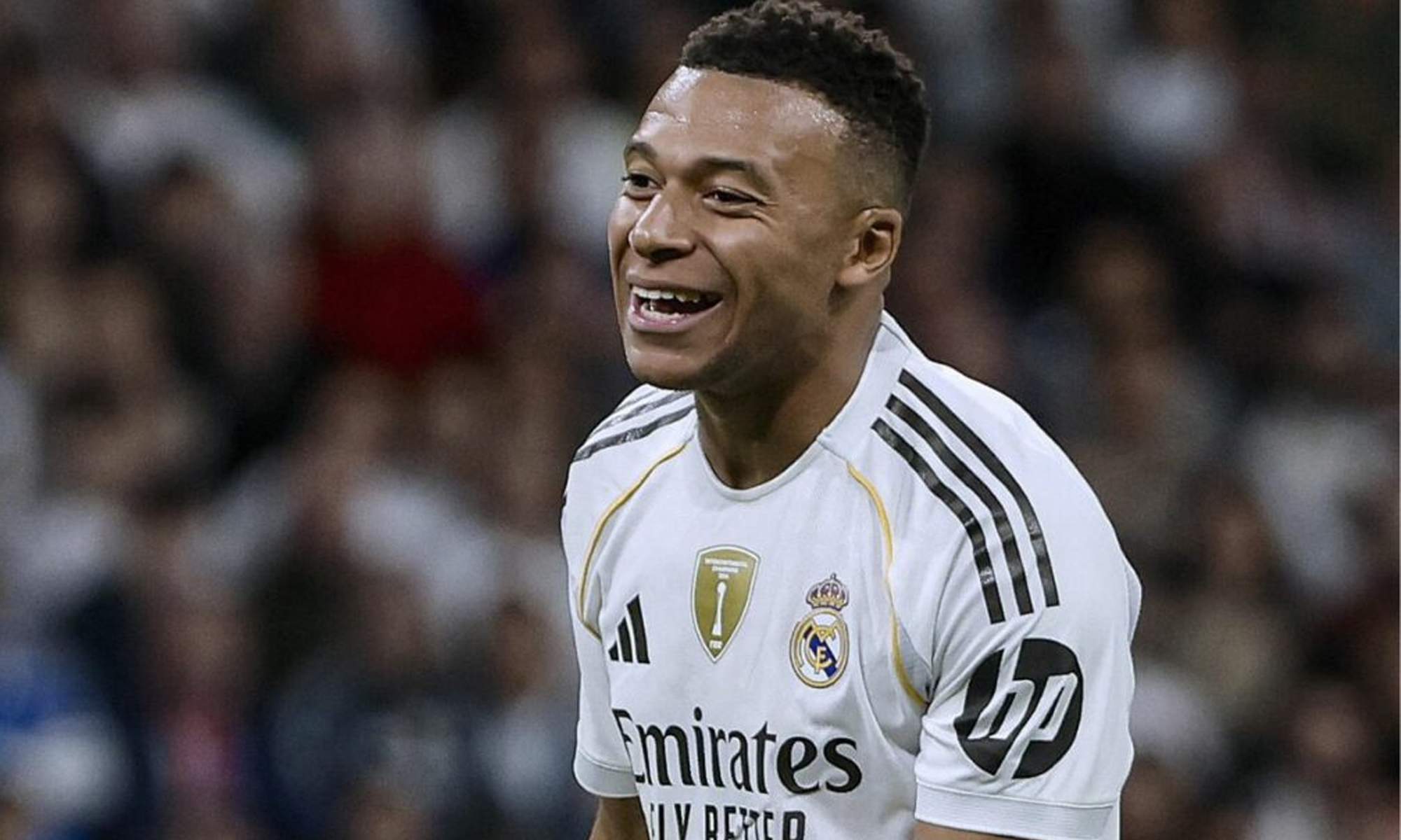 Kylian Mbappé jugando un partido con el Real Madrid.