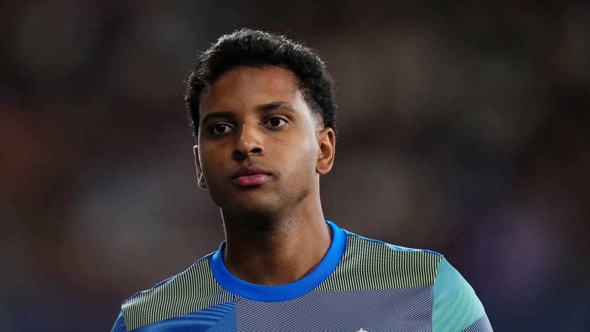 Rodrygo Goes durante un calentamiento con el Real Madrid.