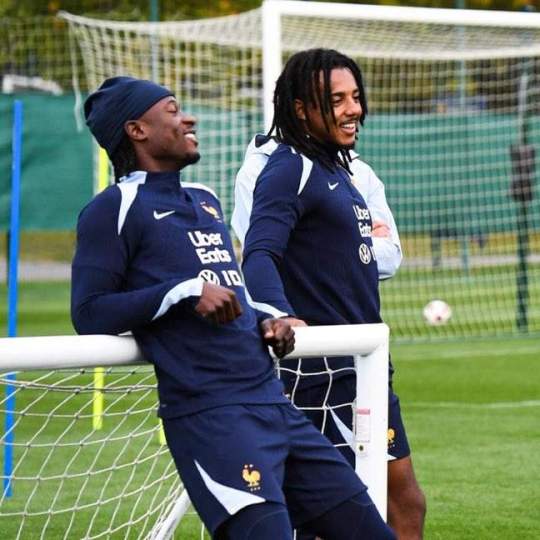 Camavinga entrenando en solitario con Koundé