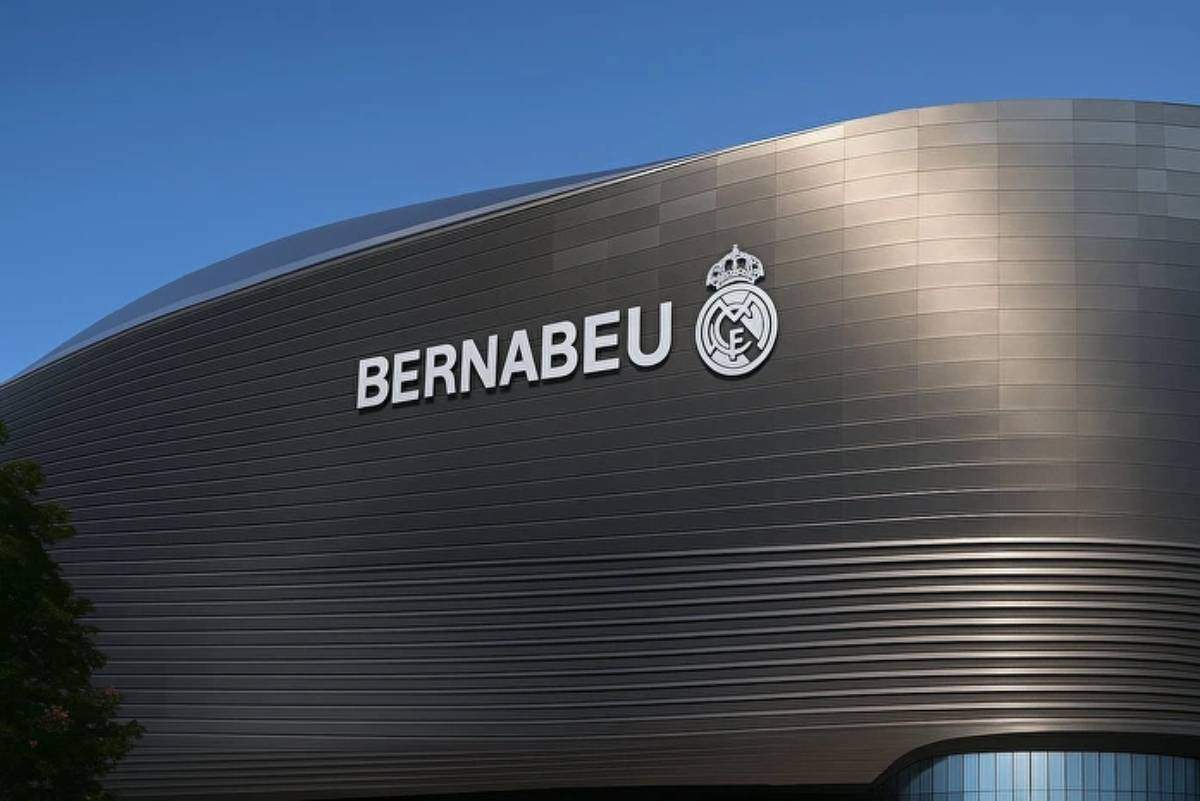 El exterior del estadio con el nombre Bernabéu
