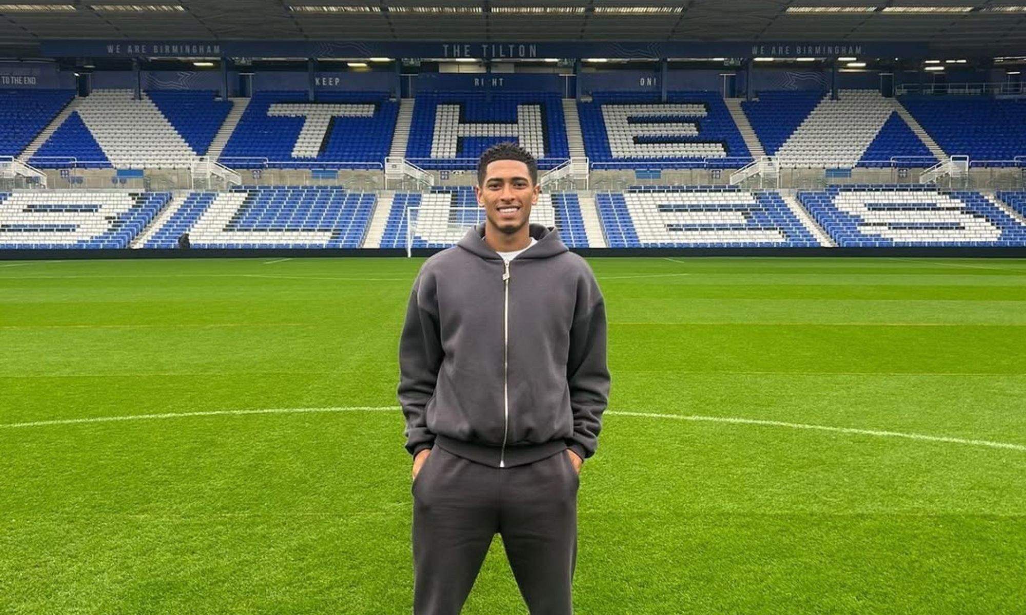 Bellingham en el estadio del Birmingham