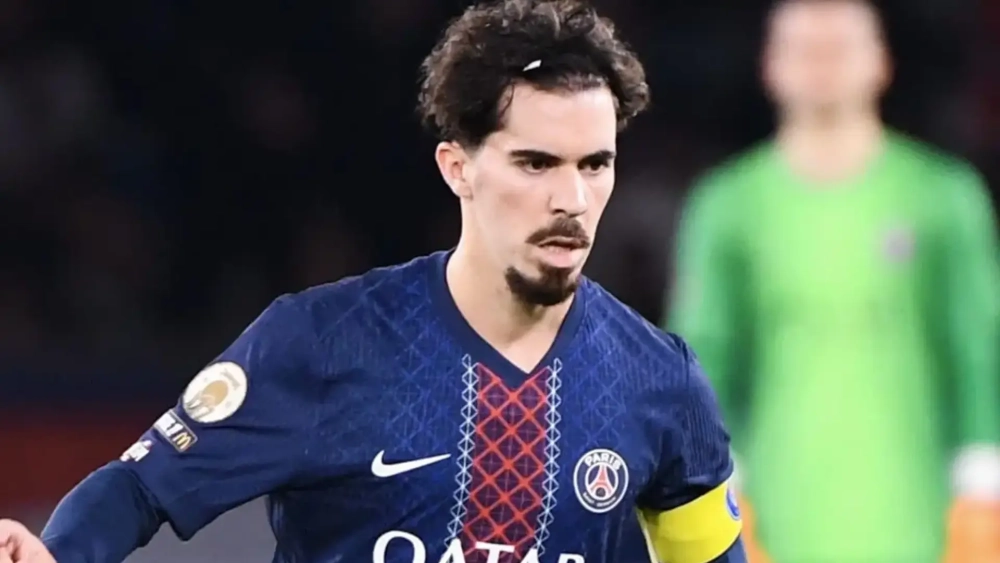 Vitinha jugando un partido con el Paris Saint-Germain.