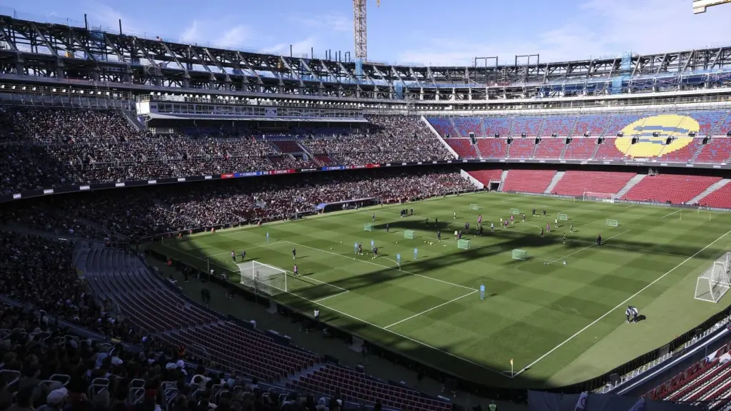 Entrenamiento del Barça a puertas abiertas en el nuevo Spotify Camp Nou