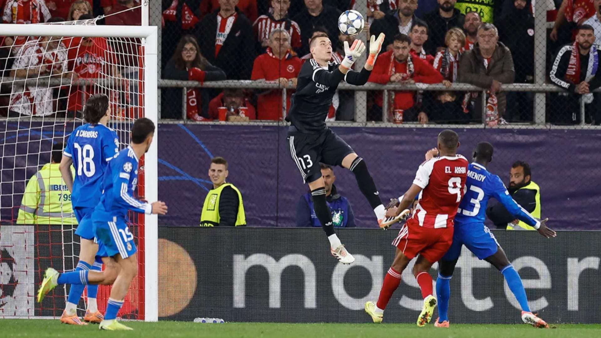 Lunin estalla con un compañero tras el 3-4: "Eres un m..."
