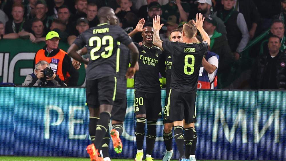 Kroos celebrando un gol en Celtic Park