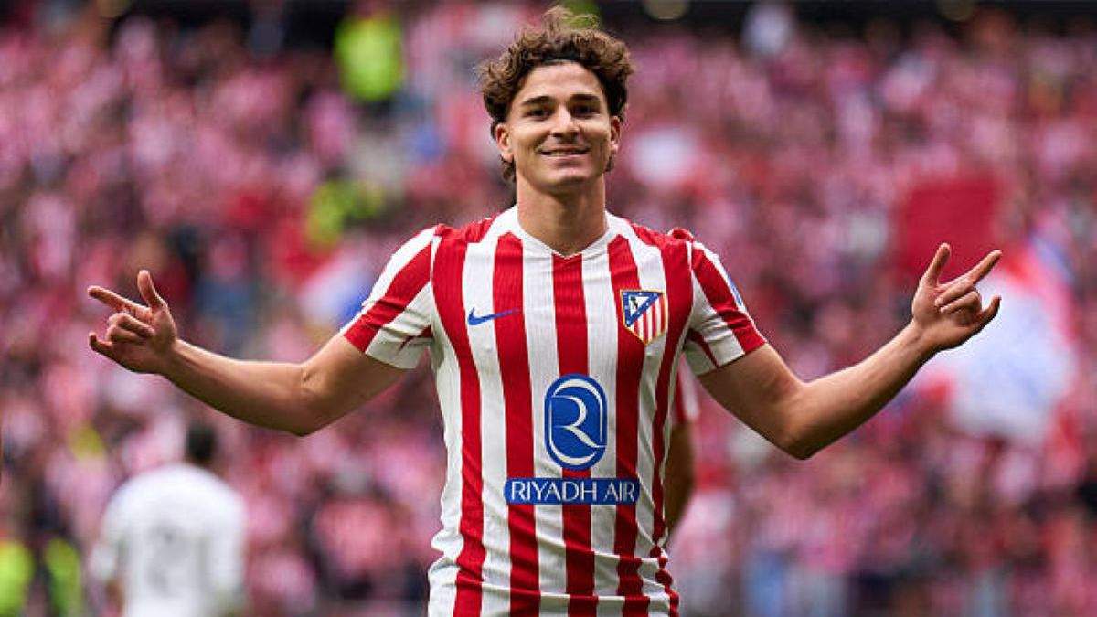 Julián Álvarez celebrando un gol con el Atlético de Madrid.