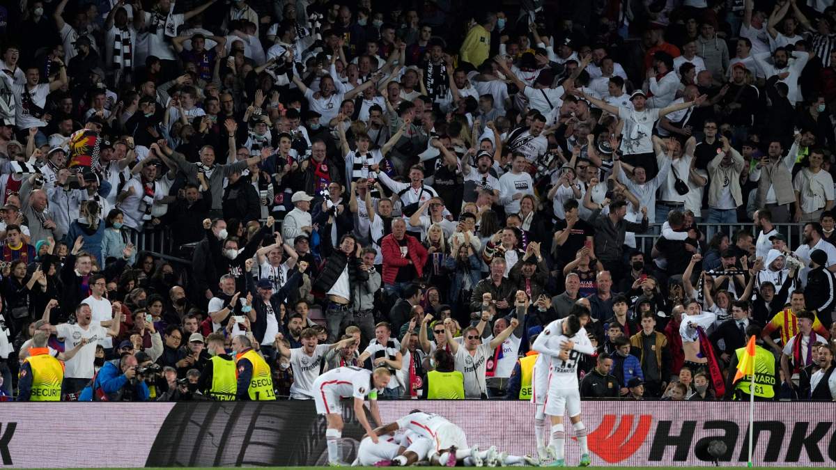 El Eintracht asaltó el Camp Nou en el 2022 El Eintracht asaltó el Camp Nou en el 2022