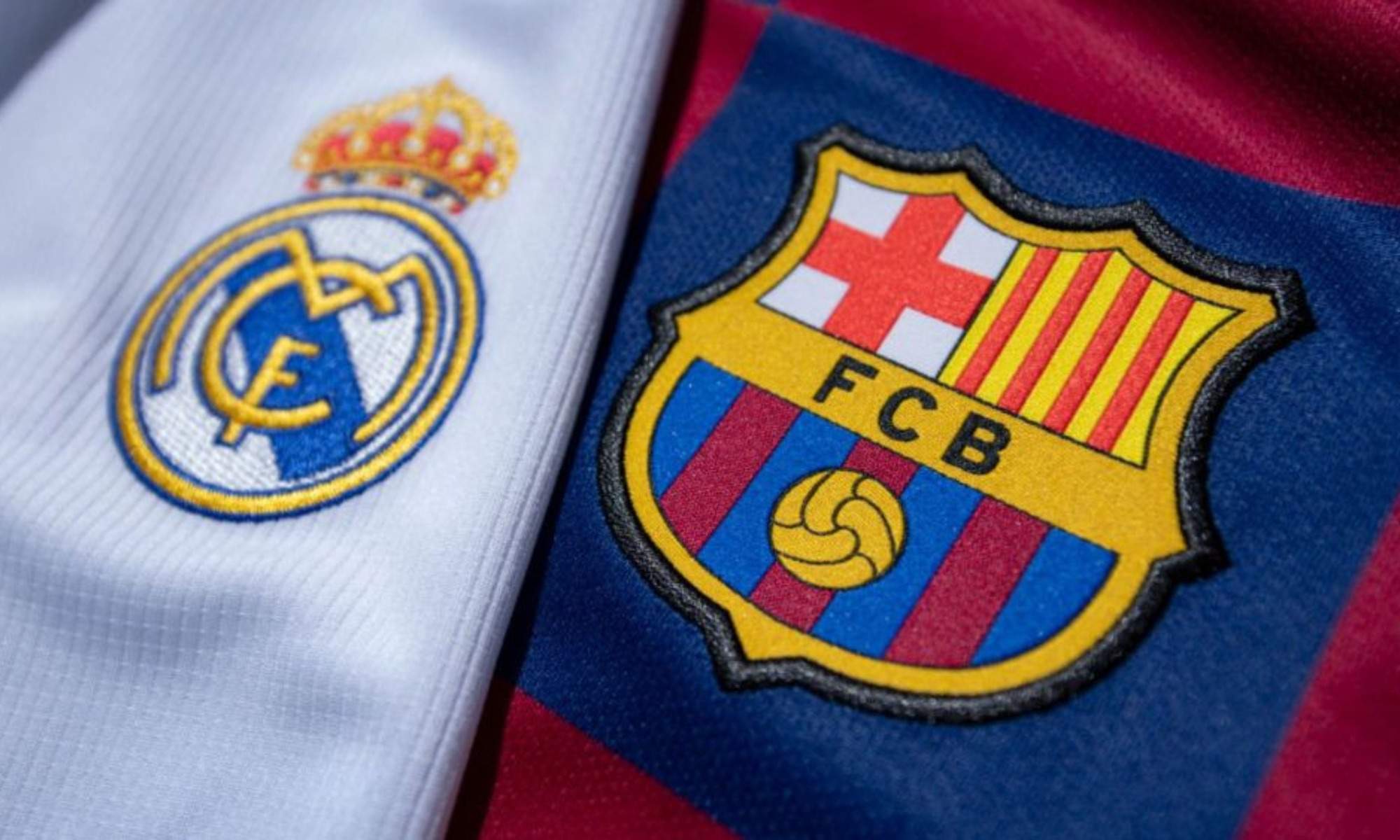 Escudos de Real Madrid y Barcelona