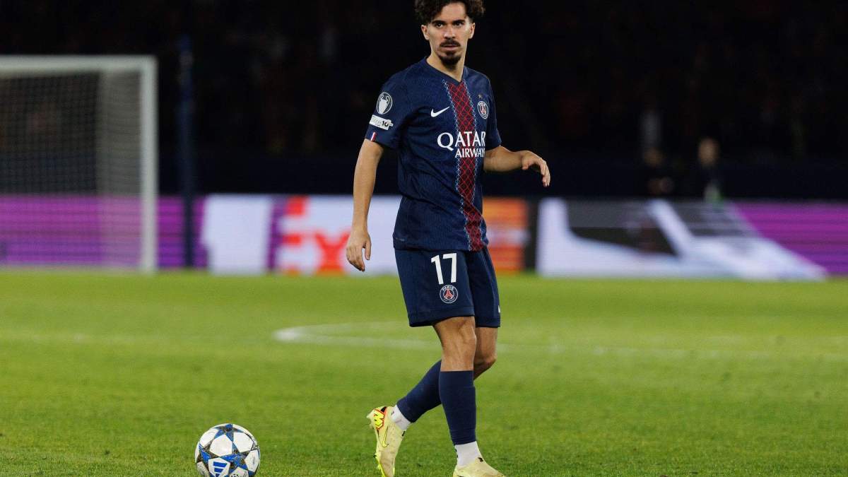 Vitinha jugando con el paris Saint-Germain. Vitinha jugando con el paris Saint-Germain.