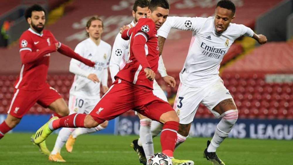 Roberto Firmino, en un partido de Champions contra el Real Madrid.