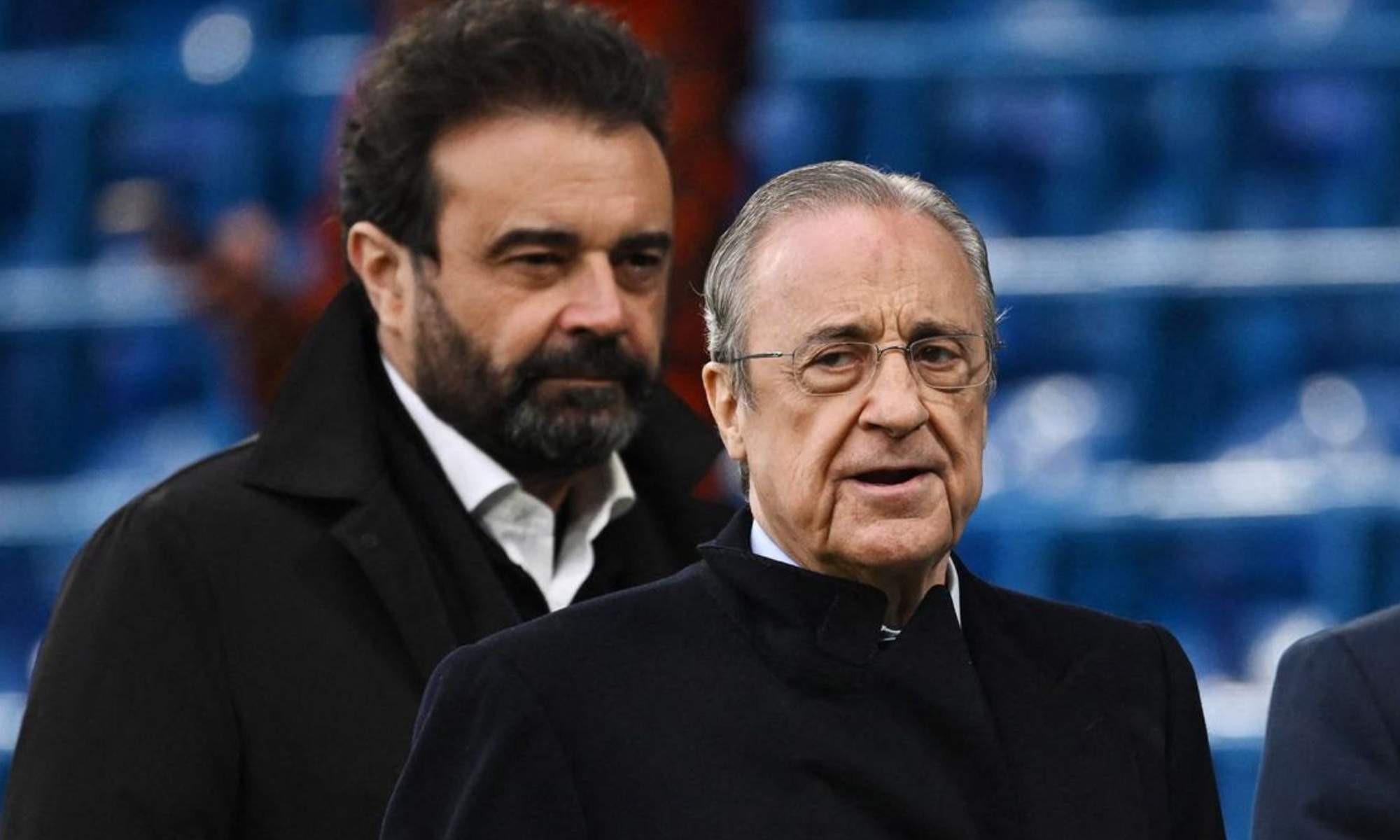 Florentino Pérez y José Ángel Sánchez en un estadio. 