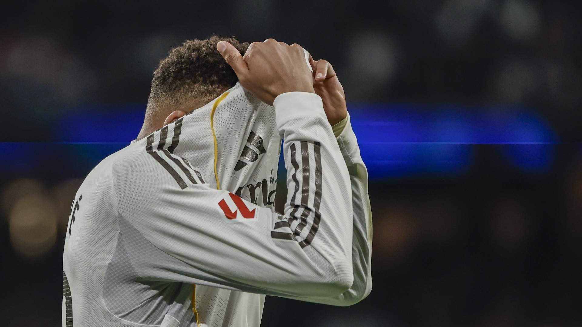 El 2025 acaba con lesión de rodilla de Mbappé: qué tiene y tiempo de baja