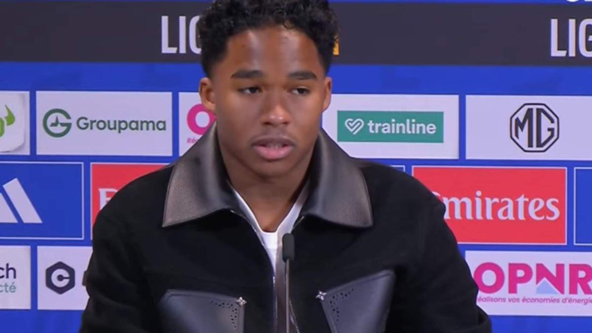 Endrick durante su presentación con el Olympique de Lyon