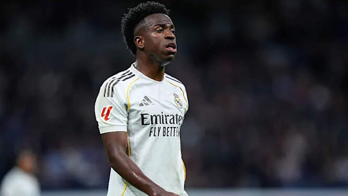 Vinícius Júnior disputando un partido con el Real Madrid.