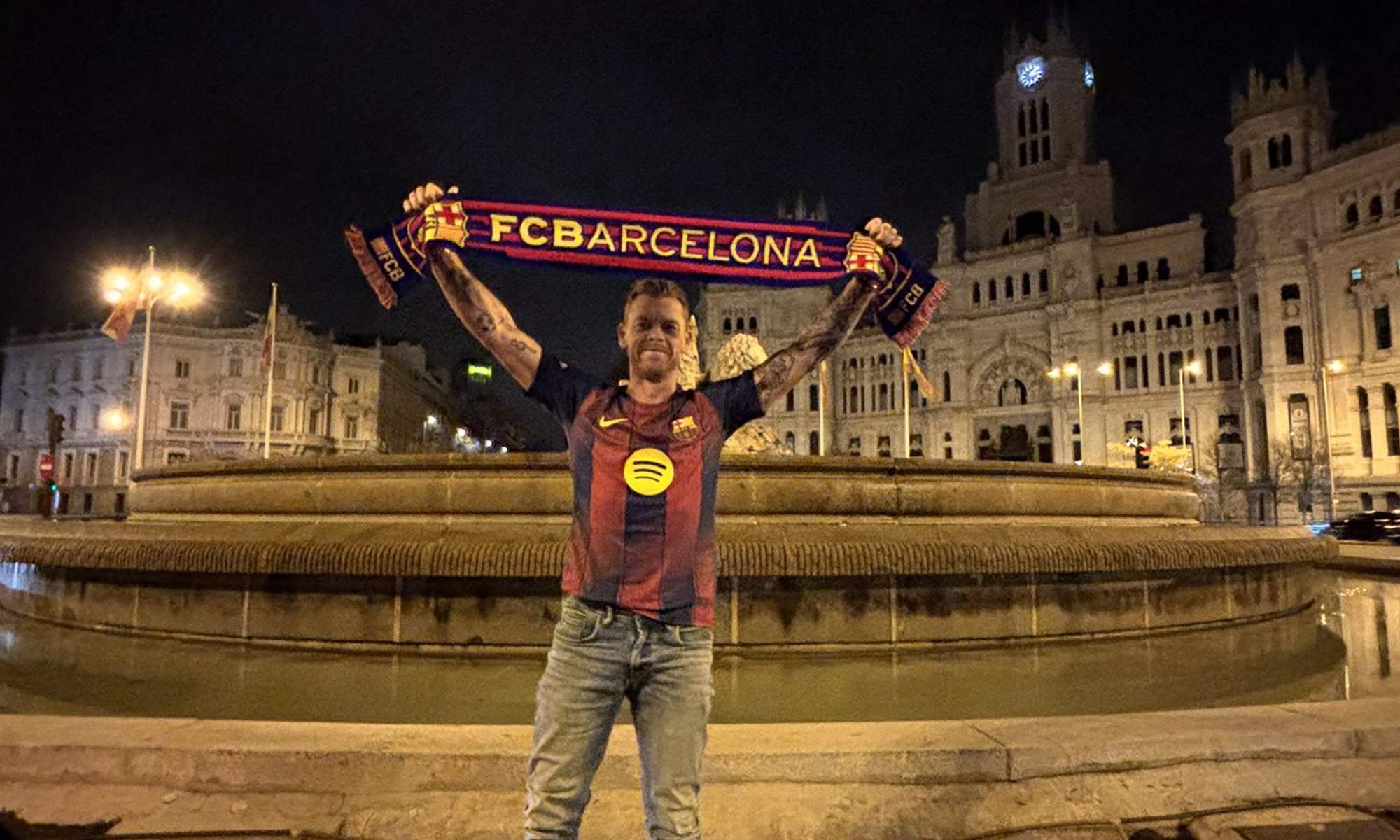 Jota Jordi celebrando la Supercopa de España en Cibeles. 