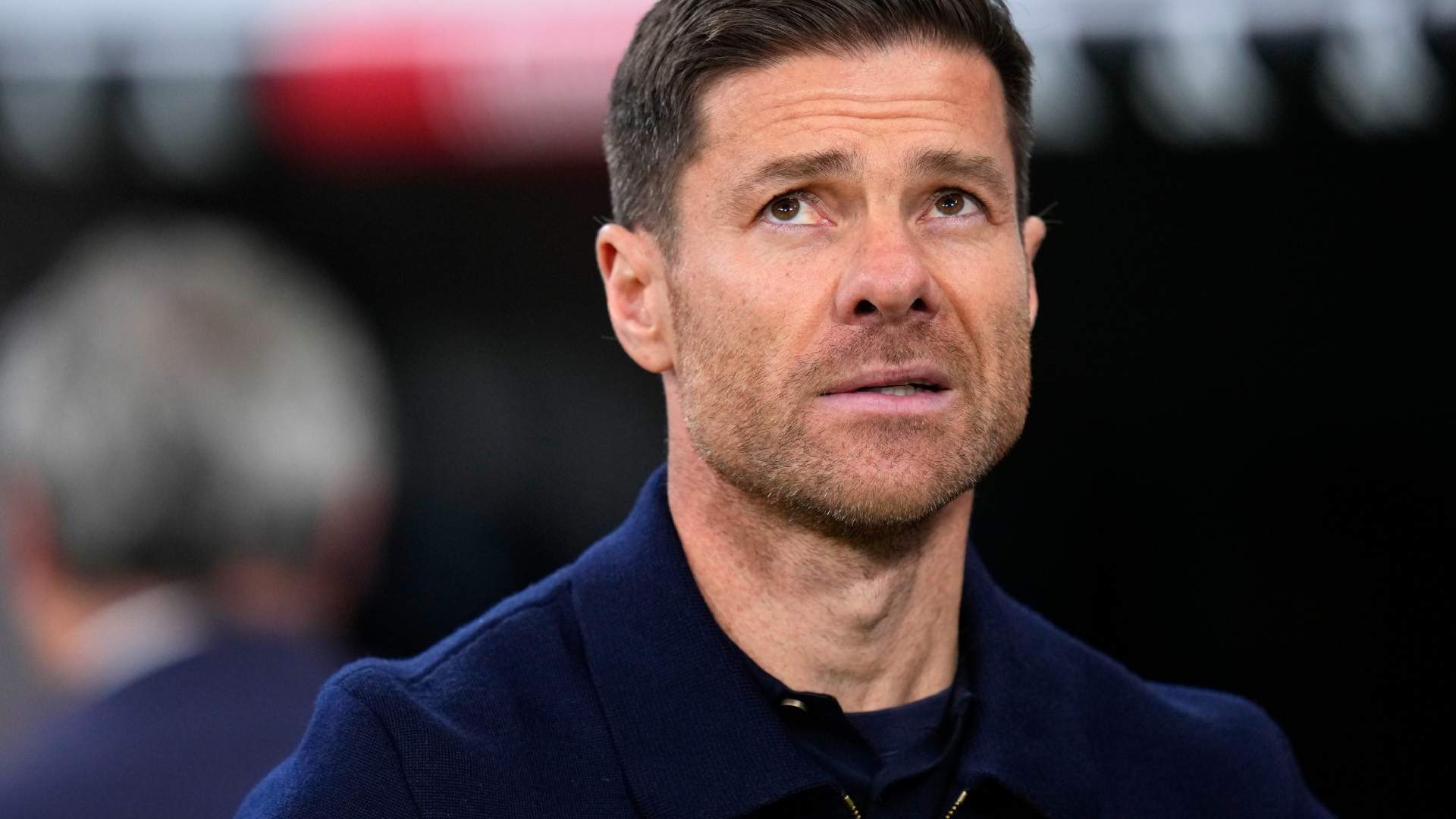 Xabi Alonso (44) revoluciona las redes, foto en la playa mientras juega el Real Madrid