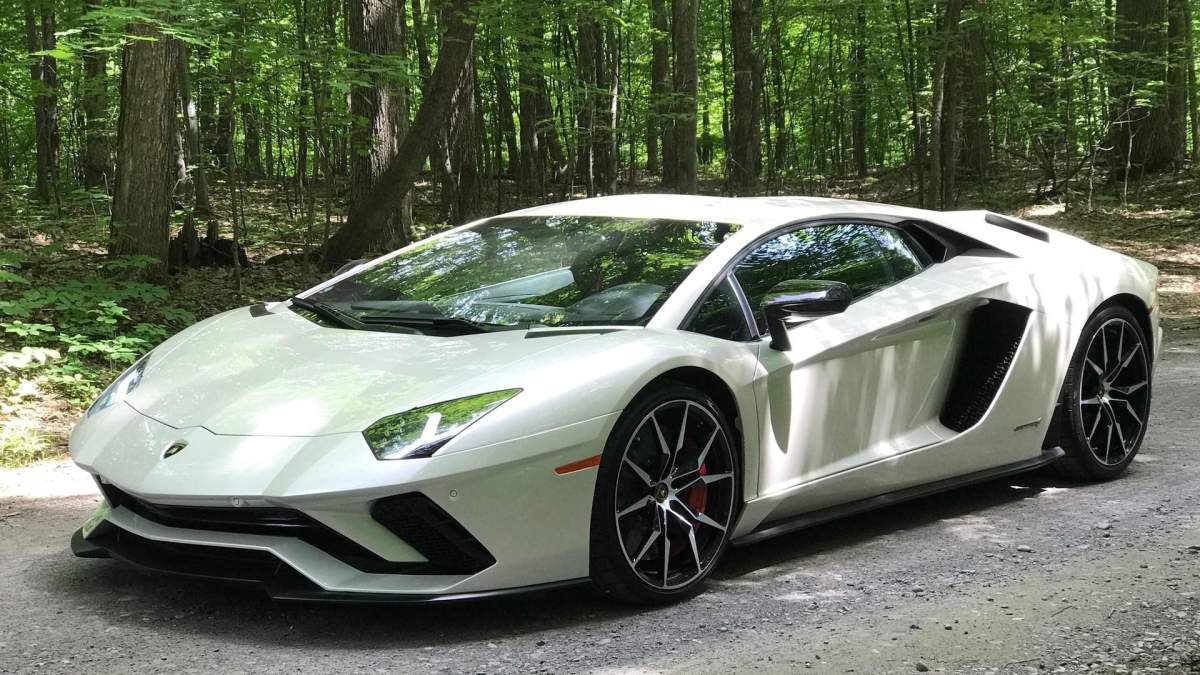 El Lamborghini Aventador S de Eder Militao
