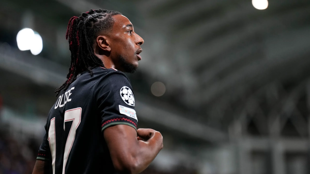 Michael Olise durante un partido de Champions