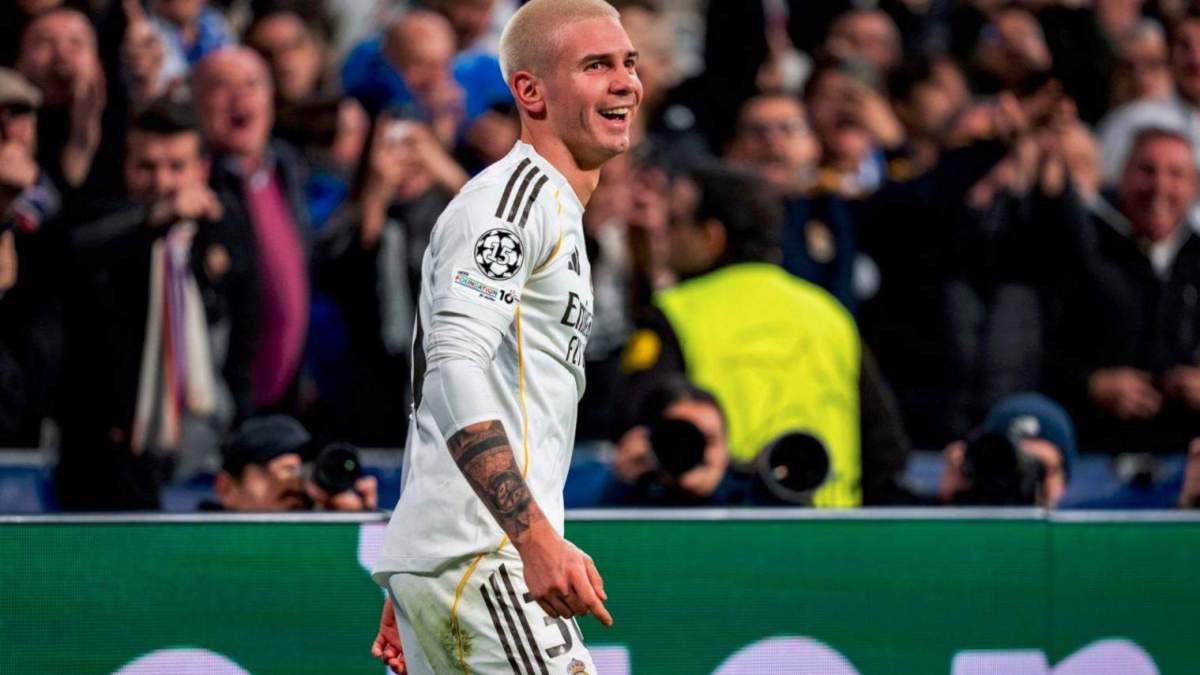 Mastantuono celebrando su gol en Champions frente al Mónaco
