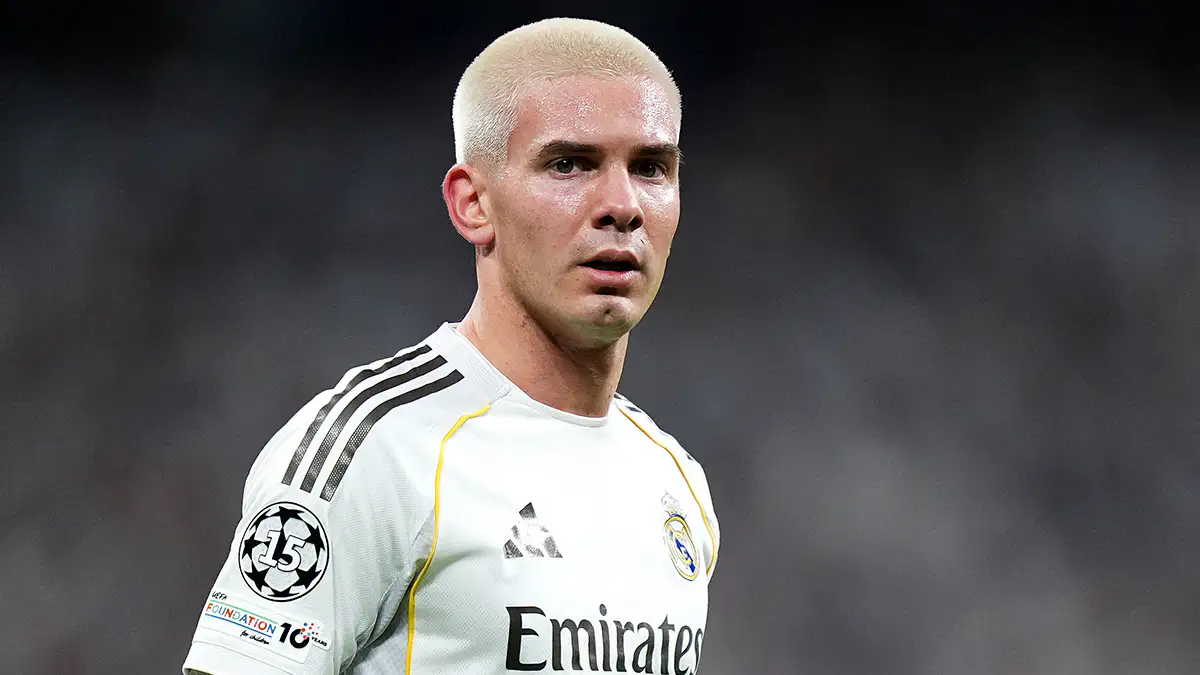 Mastantuono frente al Mónaco en la Champions