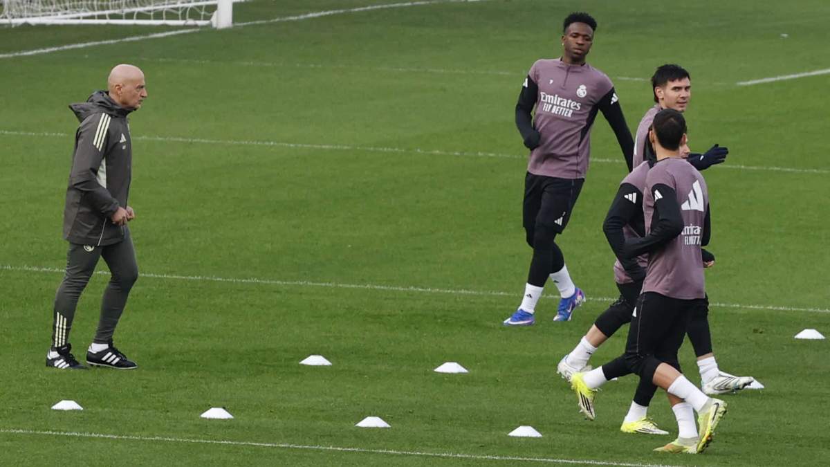 Antonio Pintus ya está al mando del primer equipo Antonio Pintus ya está al mando del primer equipo