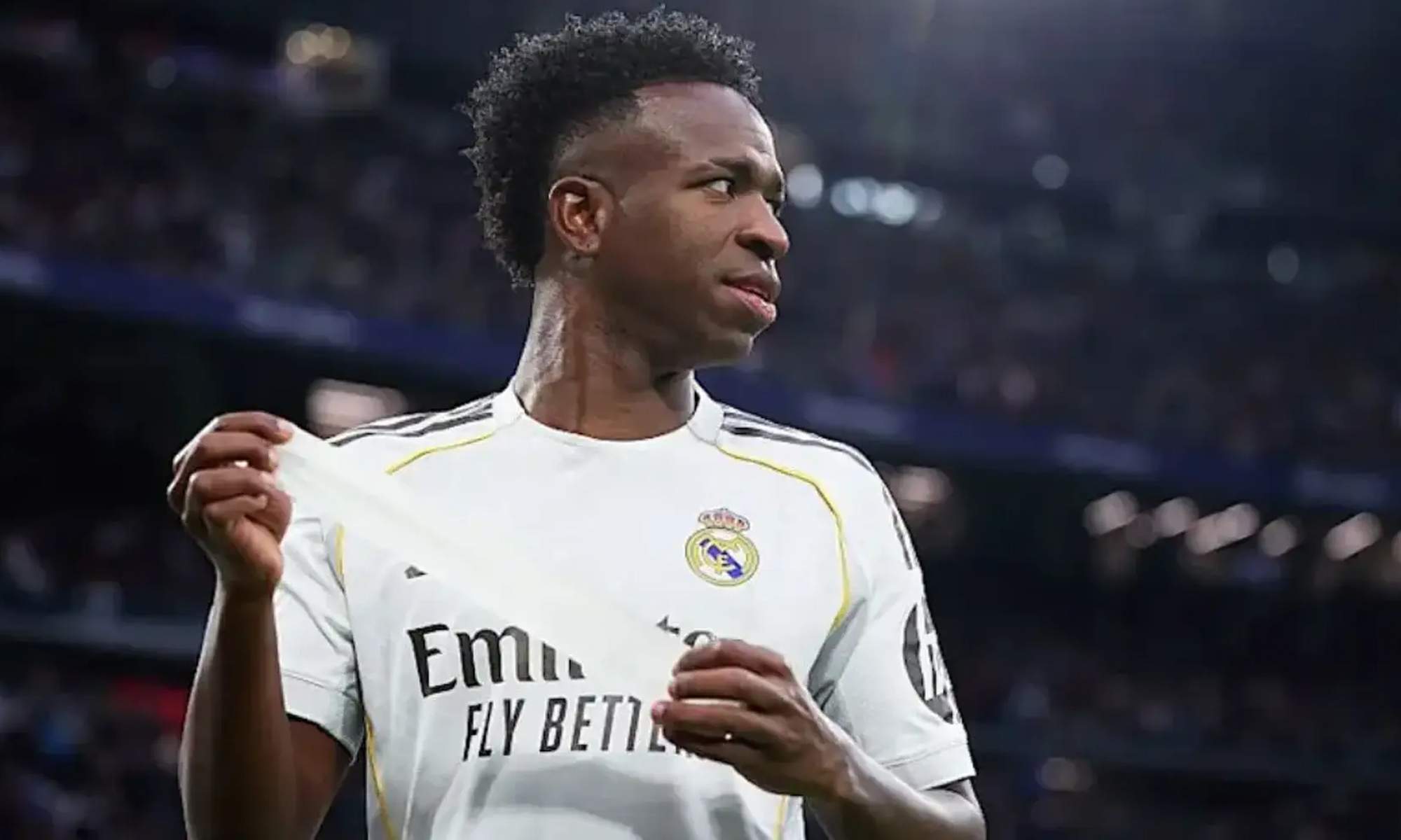 Vinícius Júnior jugando un partido con el Real Madrid en el Bernabéu.