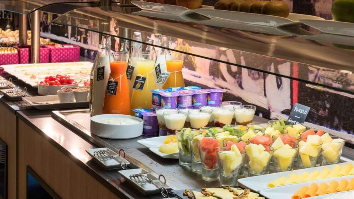 Parte del buffet del Hotel Castellón Center (1)