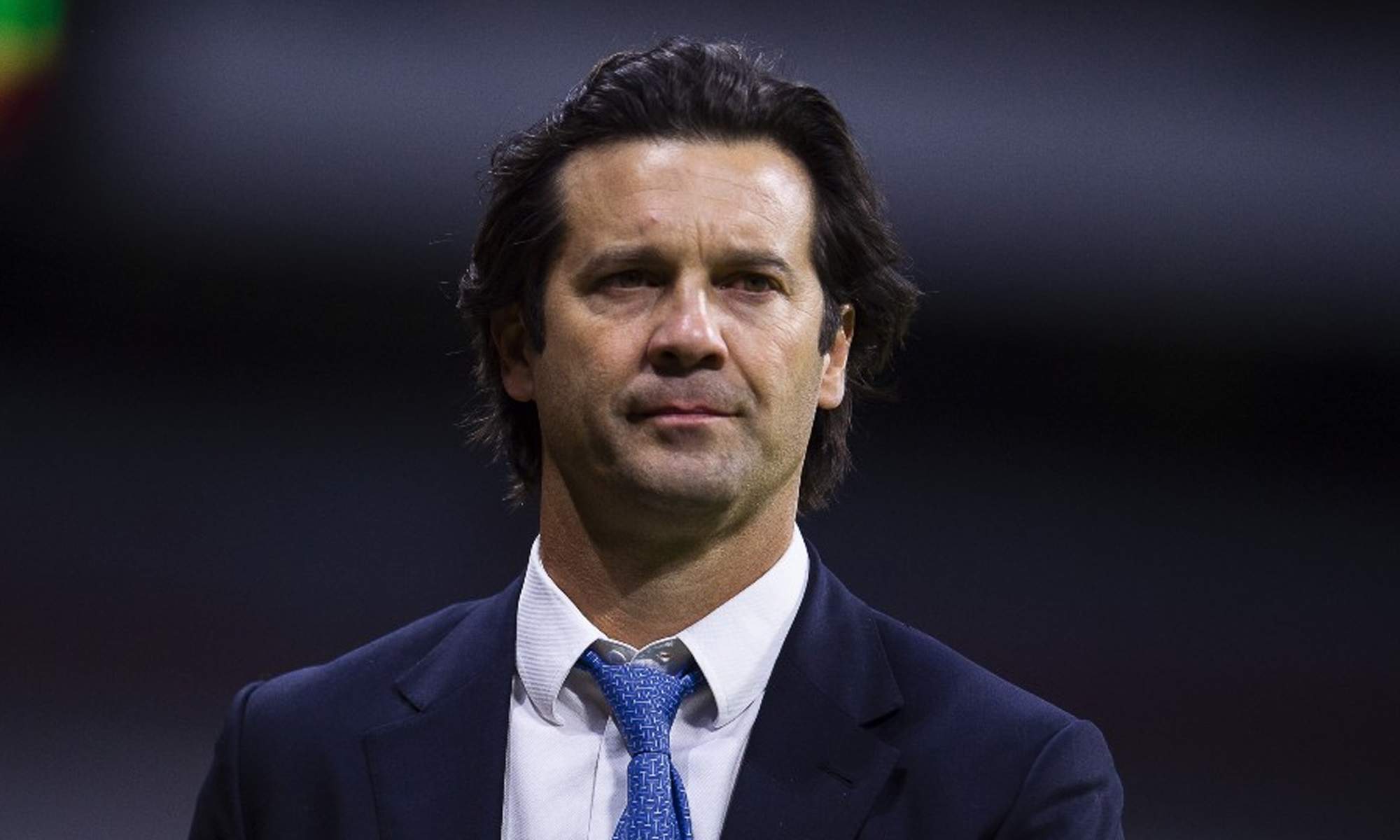 Santiago Solari en traje.